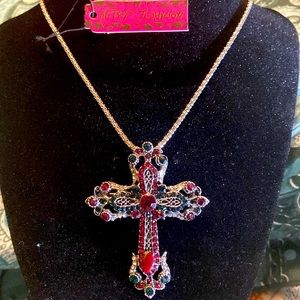 💕Beautiful Betsey Johnson Cross Necklace💕